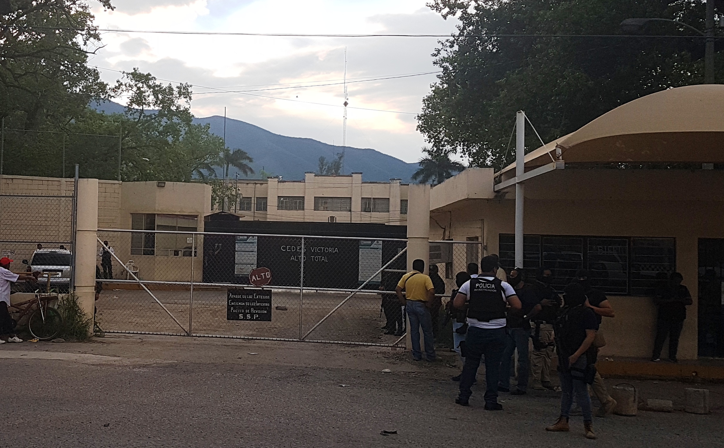 Controlan riña en penal de Cd. Victoria; Eugenio Hernández "está bien", reportan 
