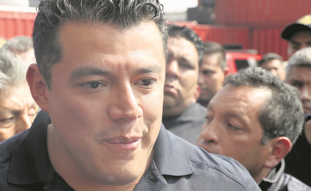 Por robo, extorsión y fraude, cumplen 3 órdenes de aprehensión contra Ismael Figueroa, exlíder de Bomberos