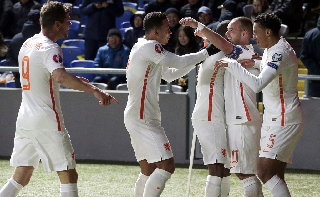 Holanda derrota con apuros a Kazajistán