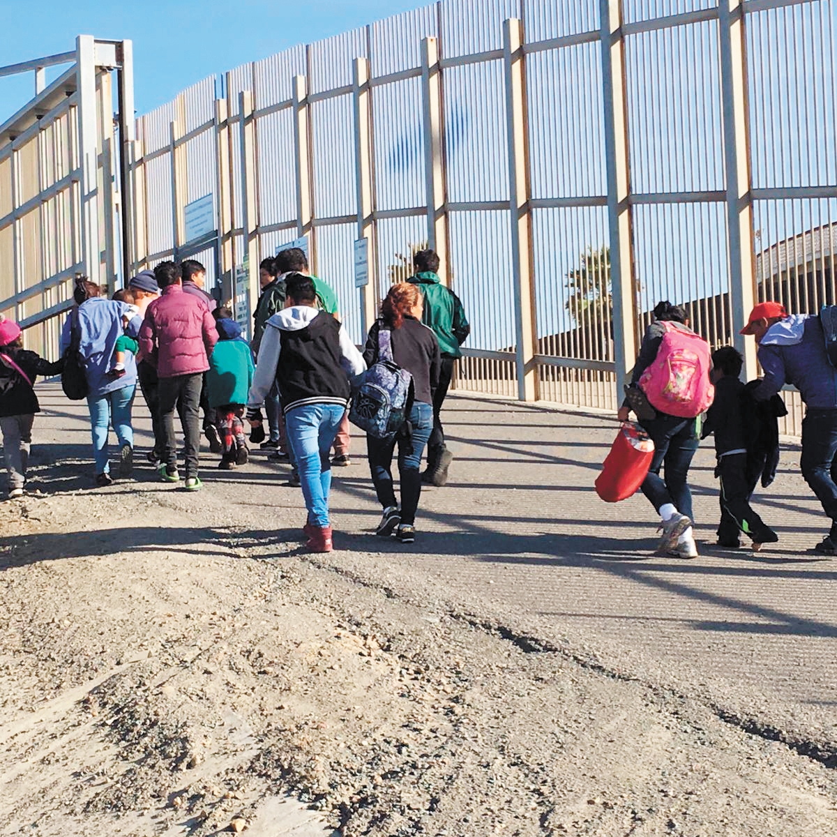 Demandan apoyo de AMLO para migrantes deportados 