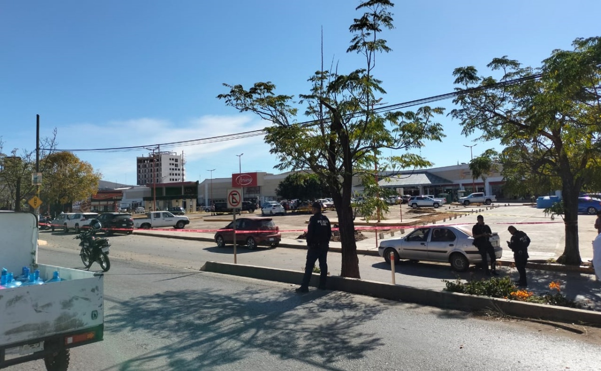 Hieren a comandante de la Policía Estatal en ataque armado en plaza comercial de Oaxaca