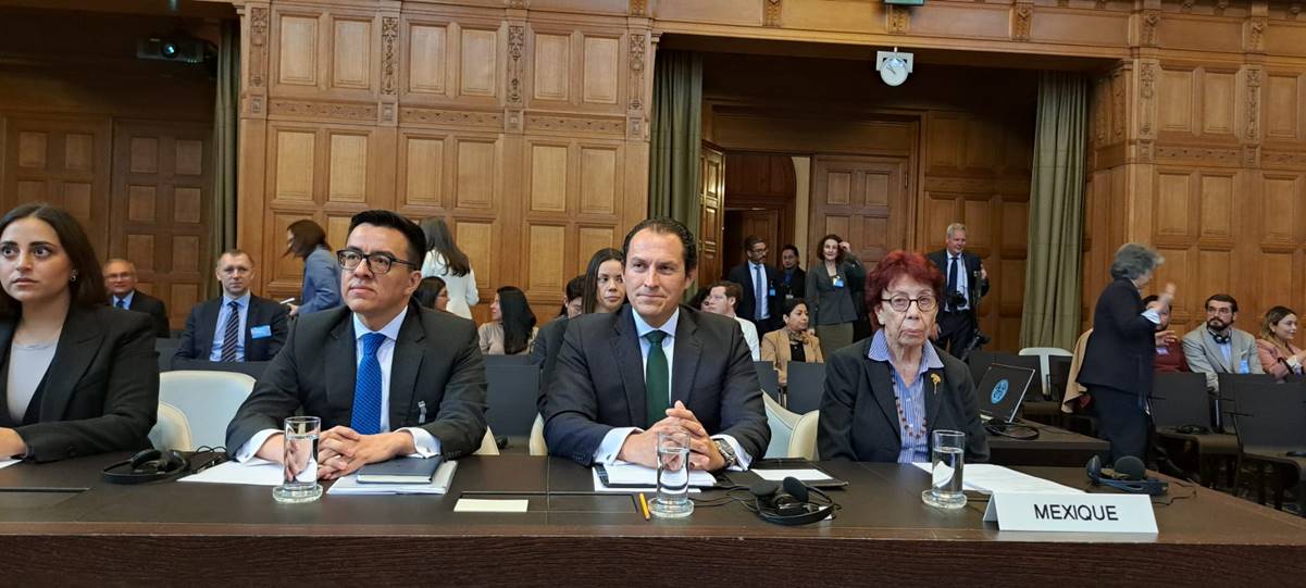 México acusa a Ecuador ante la CIJ de "cruzar líneas que no se deben cruzar" por asalto a embajada