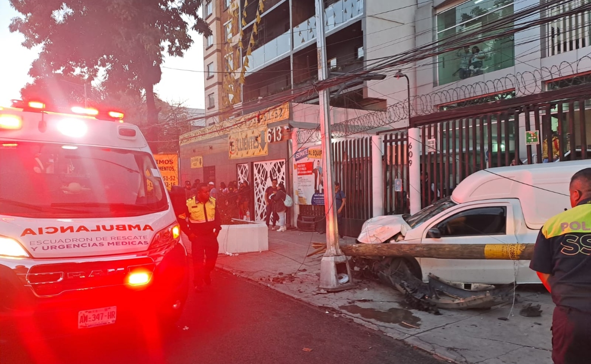 Seis personas son arrolladas tras carambola en calzada de Tlalpan; el responsable del accidente fue detenido 