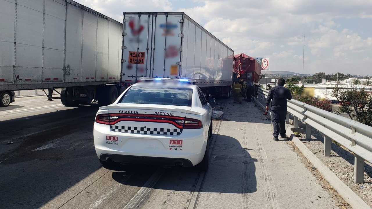 Toma precauciones; hay dos accidentes en la México-Querétaro