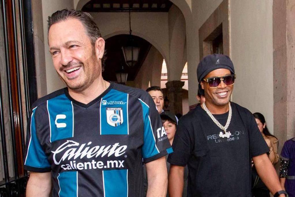 Tras su visita a Querétaro, piden a Ronaldinho hacerse una prueba de Covid