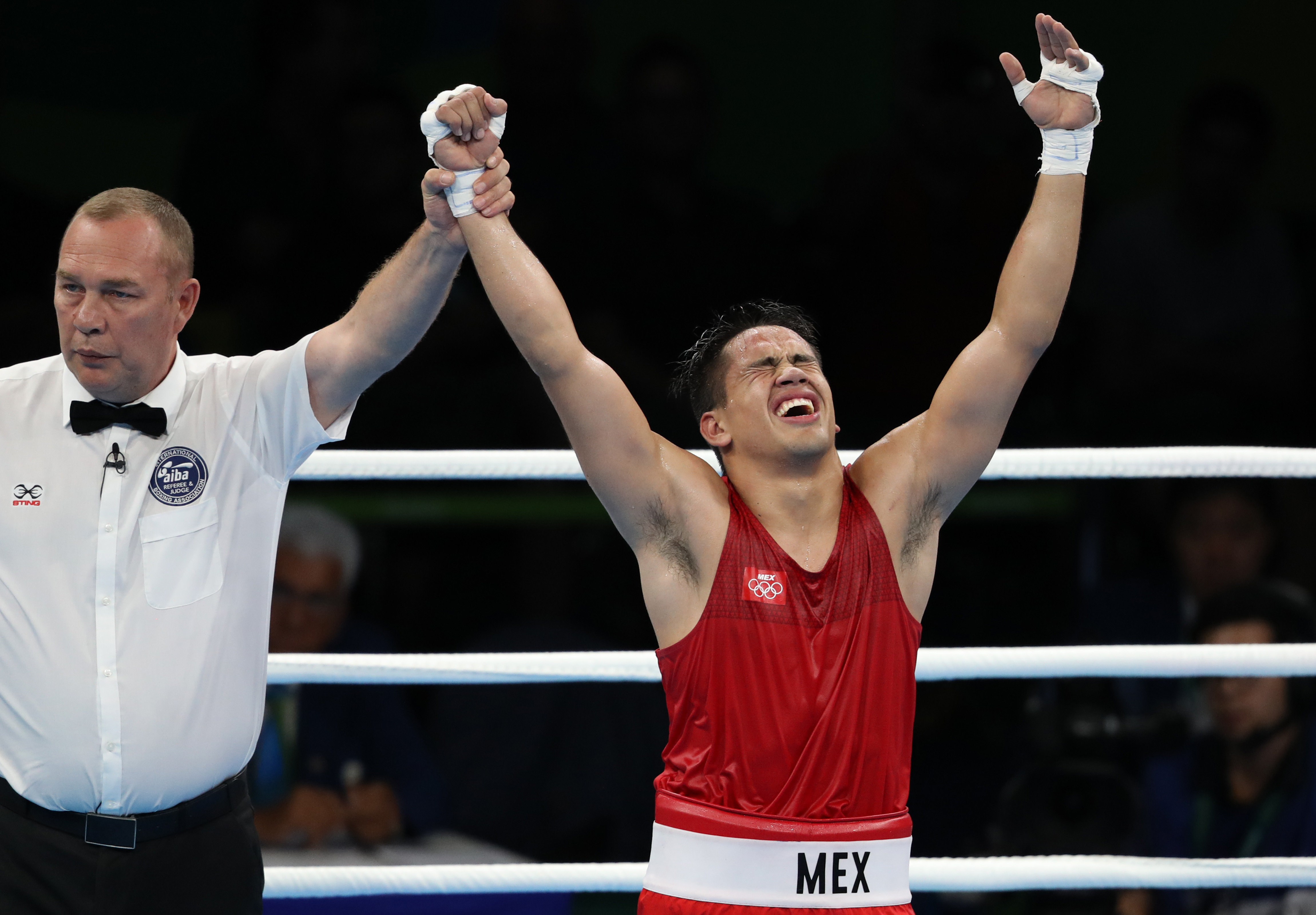 Políticos, actores y deportistas celebran medalla de Misael Rodríguez