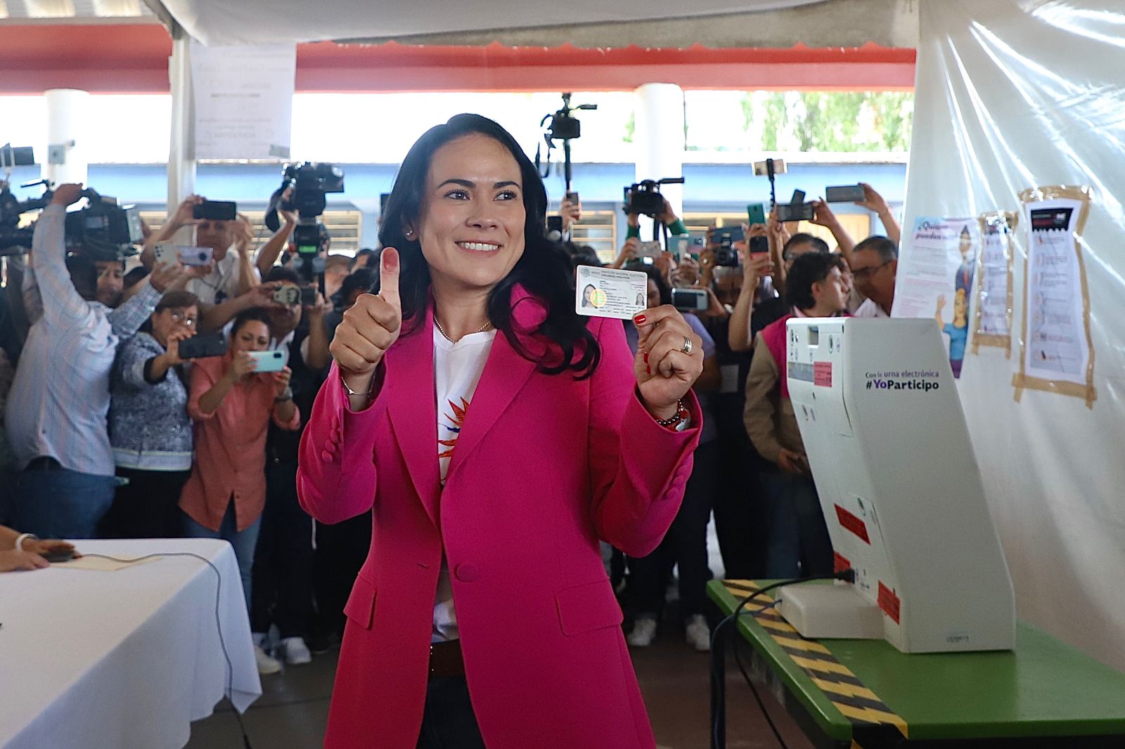 “Contenta, emocionada y lista”; Alejandra del Moral vota en Cuautitlán Izcalli; se dirige a Toluca