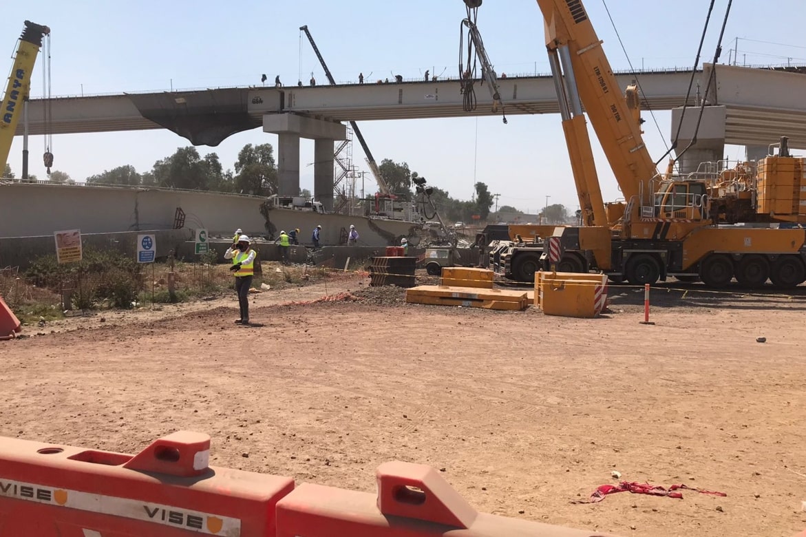 Obra no paró tras la muerte de trabajador en derrumbe de trabe en puente que llevará al AIFA