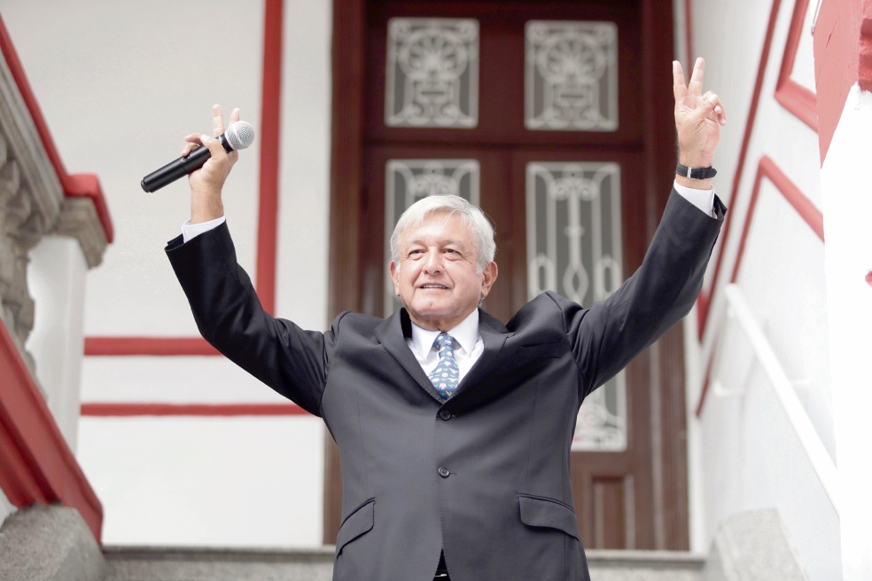 Rehabilitará López Obrador 50 hospitales abandonados
