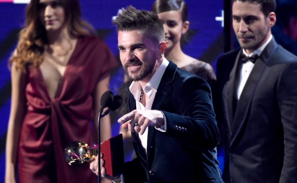 Juanes rompe récord en los Latin Grammy 2017
