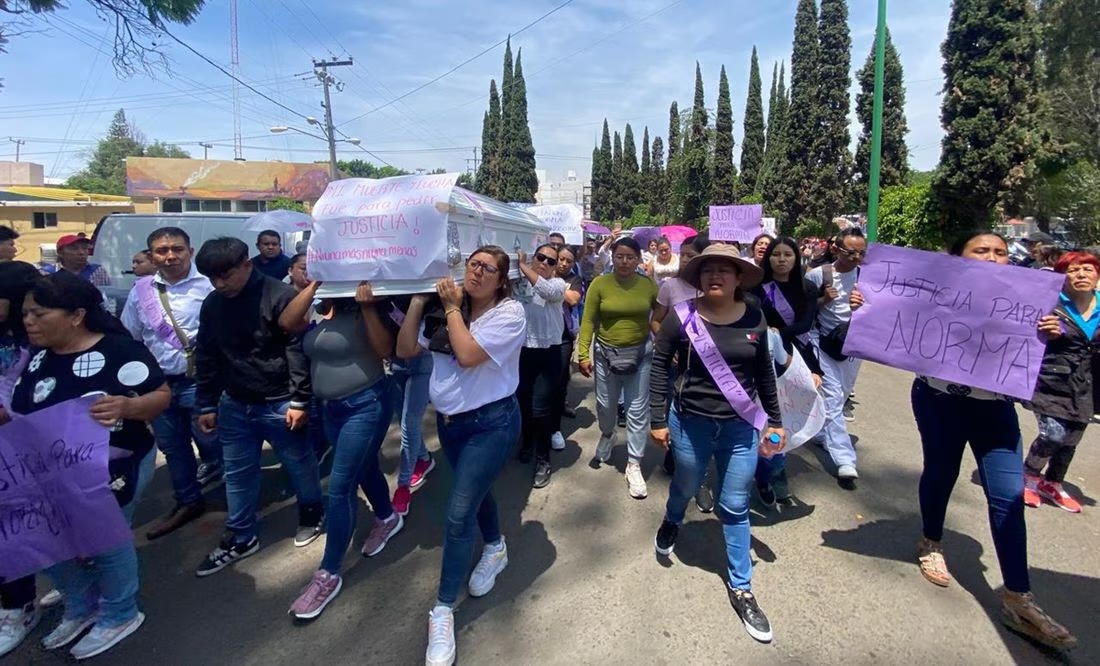 "Justicia para Norma", exigen familiares y amigos de la joven que fue baleada afuera de su domicilio en CDMX