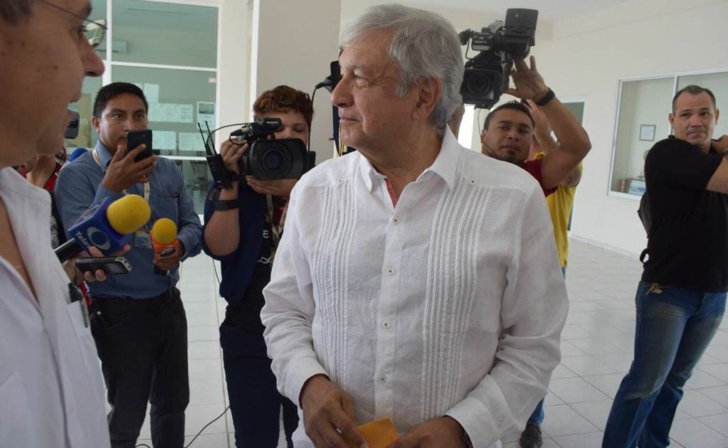 Ricardo Anaya está manchado de corrupción, asegura AMLO