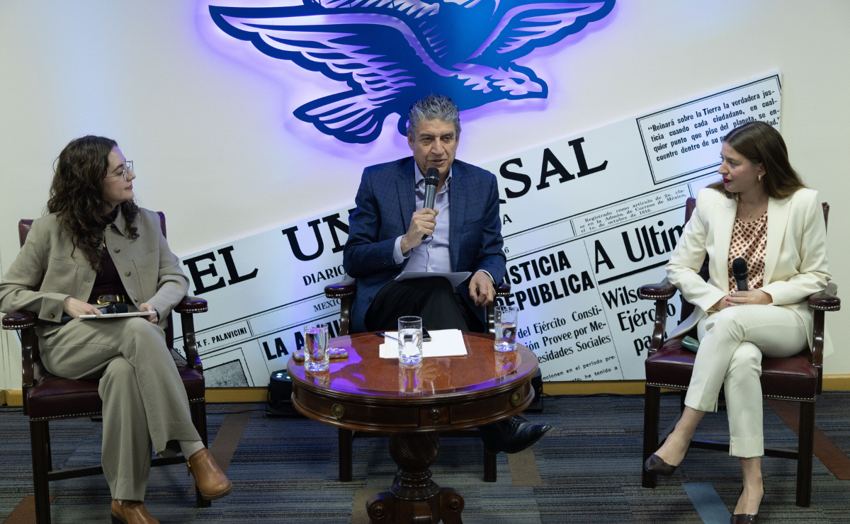 María José Urzúa, Carlos González y Talya İşcan en la charla geopolítica de 2026. | Foto: Germán Espinosa.