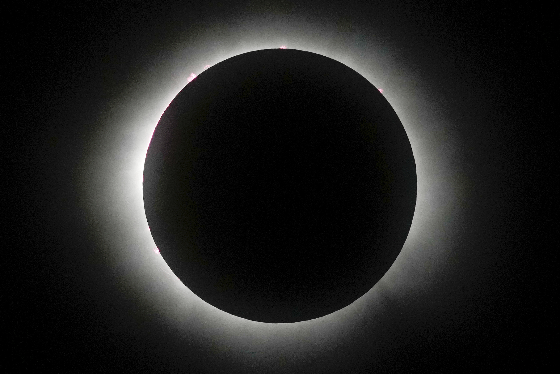 Eclipse Solar Total. La oscuridad total llega a Texas