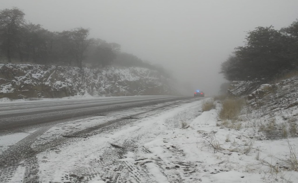 Cierran tramos carreteros en Sonora por nevada