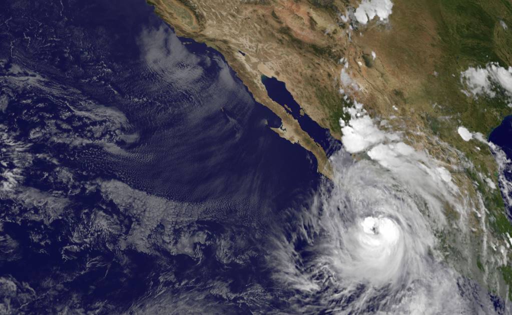 Mantienen alerta en 10 estados por huracán "Newton"