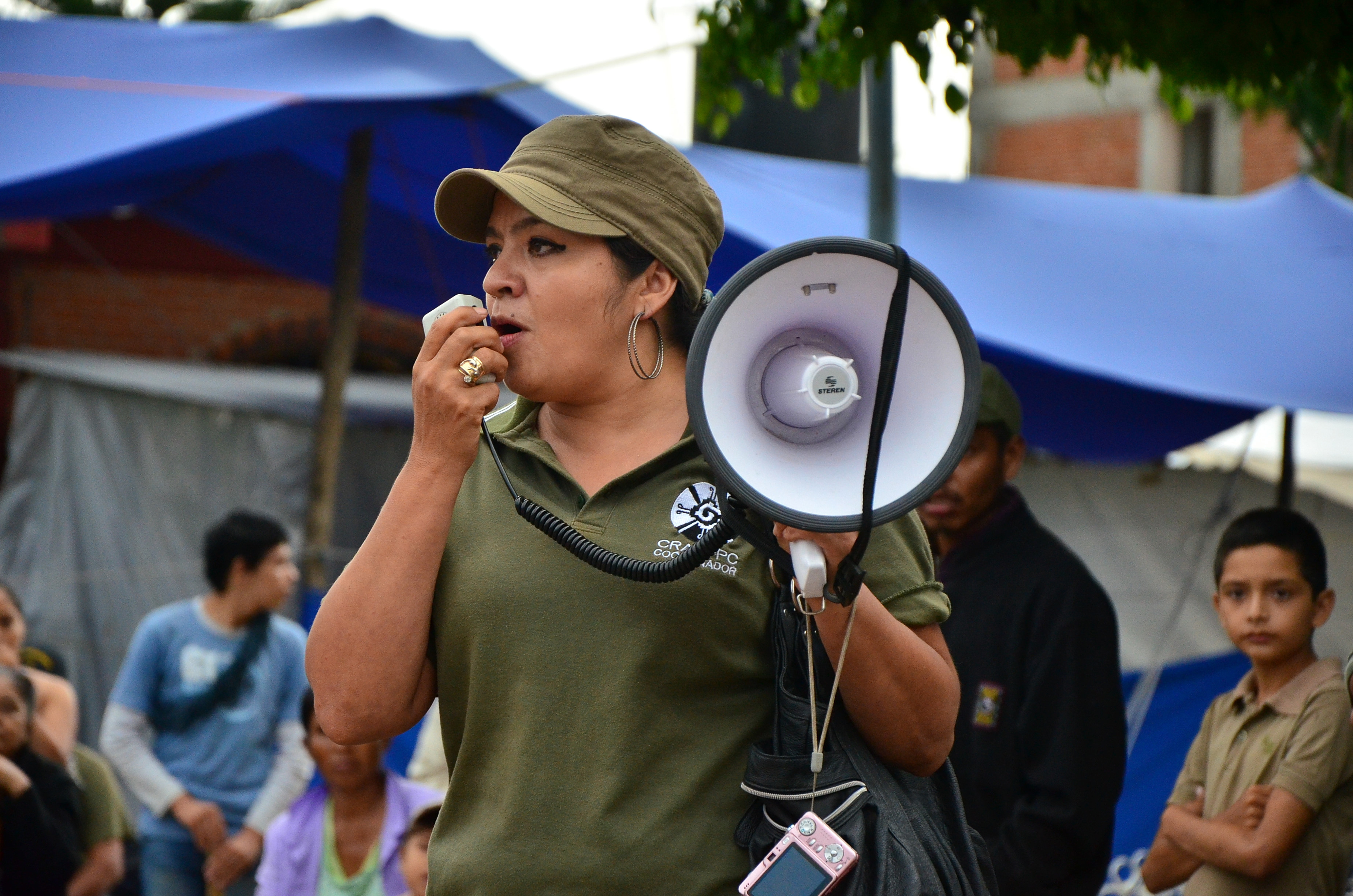 Impide retén militar paso a Nestora Salgado en Guerrero 