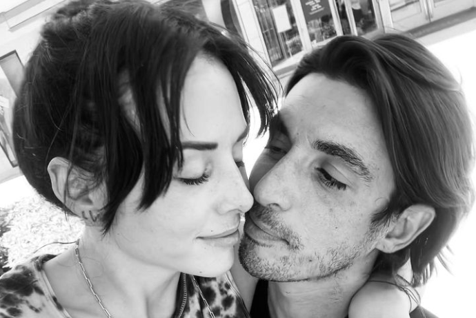 Zuria Vega reacciona a sexy foto de su esposo junto a Madonna