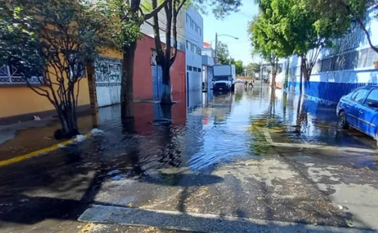 En plena sequía, reportan mega fugas de agua en la alcaldía Azcapotzalco