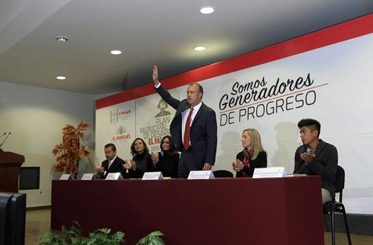 Presenta El Marqués Plan de Desarrollo