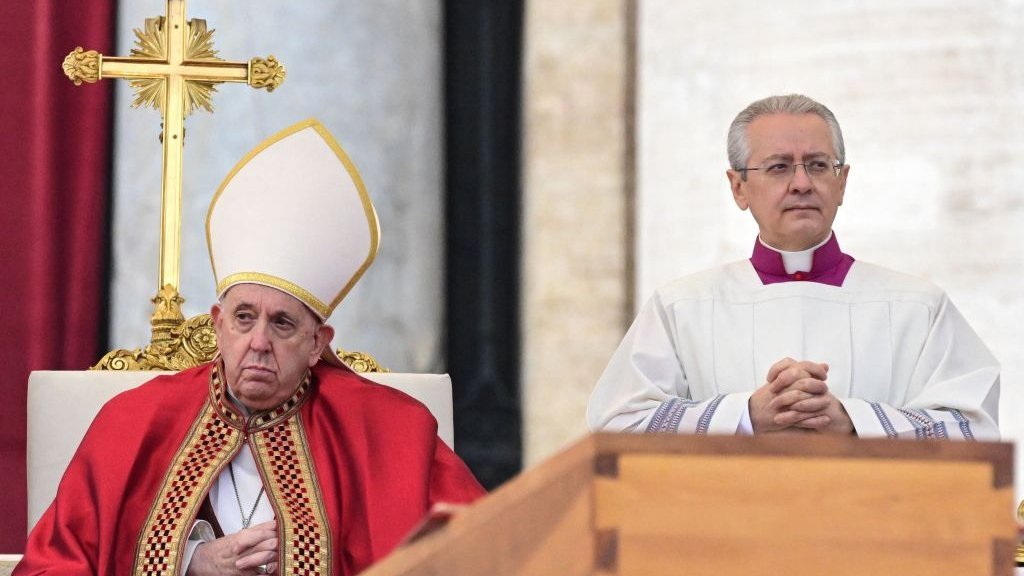 Benedicto XVI: así fue el "sobrio, pero solemne" funeral del papa emérito