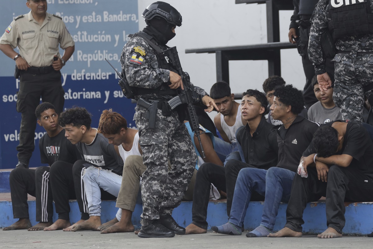 Crisis en Ecuador: sonidista impidió que grupo armado difundiera su mensaje en televisora; en su lugar se escuchó música tétrica