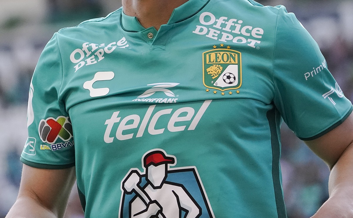 León firma a un futbolista chileno que está en libertad condicional  