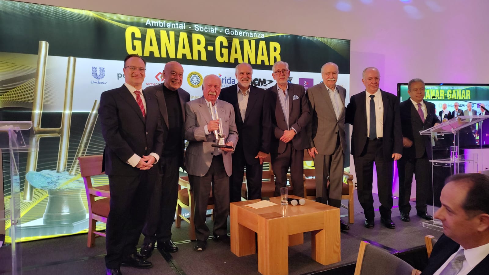 Entregan los Premios Ganar-Ganar, de  Responsabilidad Social Corporativa y Desarrollo Sustentable