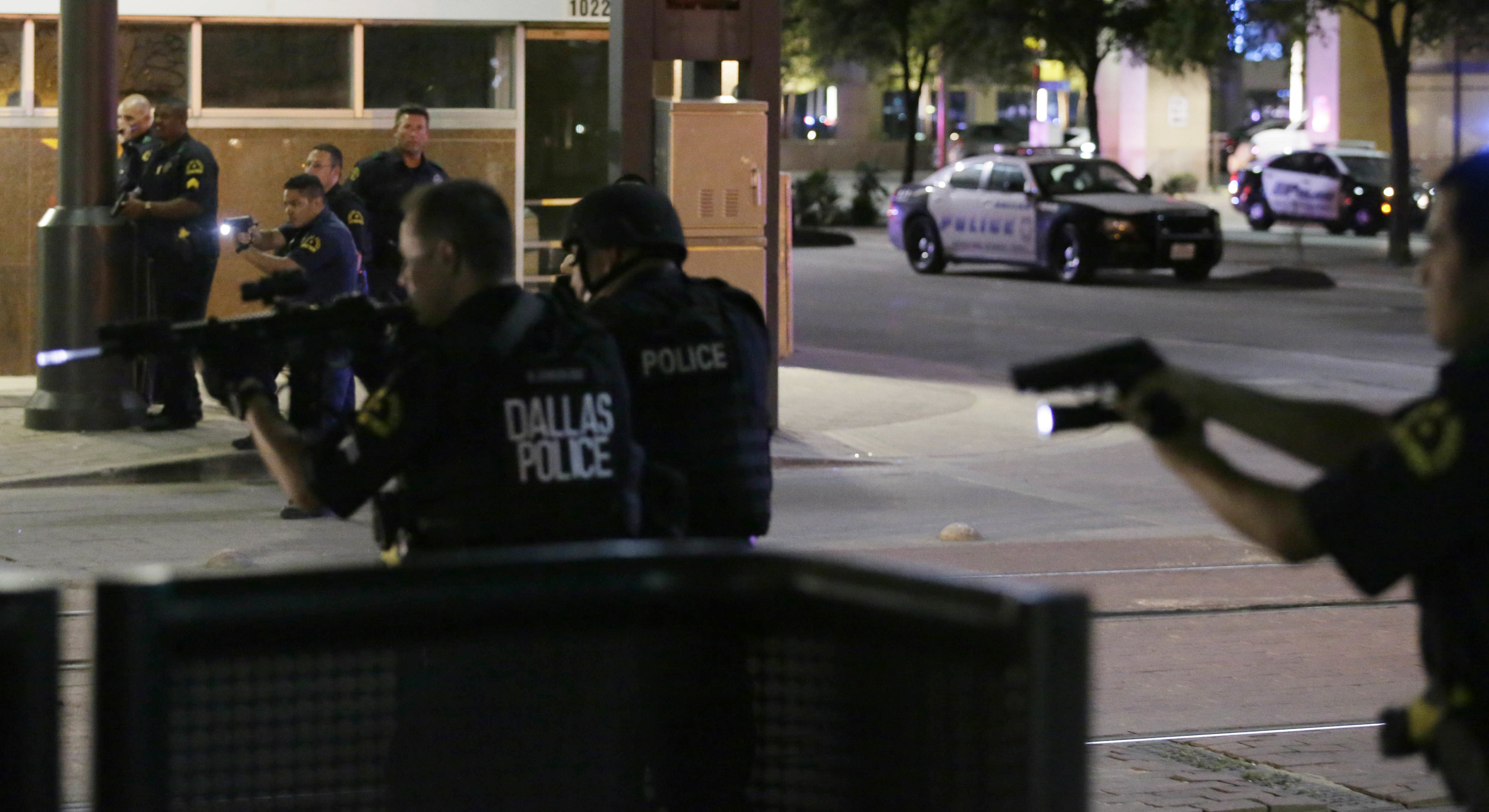 Detienen a un sospechoso de tiroteo en Dallas