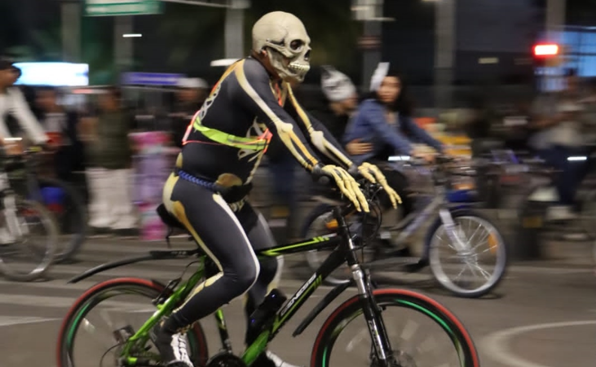 FOTOS: ¡De terror! Concluye con éxito Paseo Nocturno “Muévete en Bici” con motivo del Día de Muertos