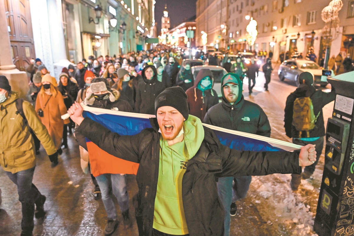 El Kremlin defiende su “firmeza” ante manifestantes