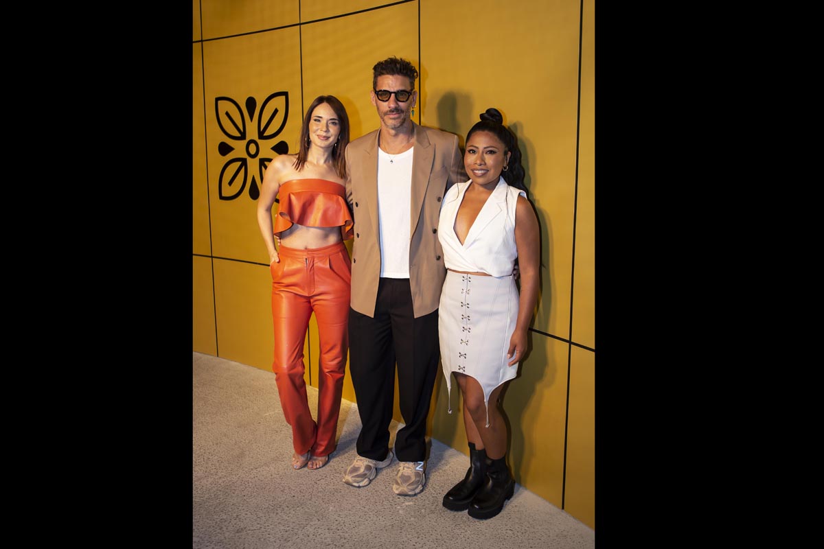 Yalitza Aparicio y otros famosos disfrutan del tequila