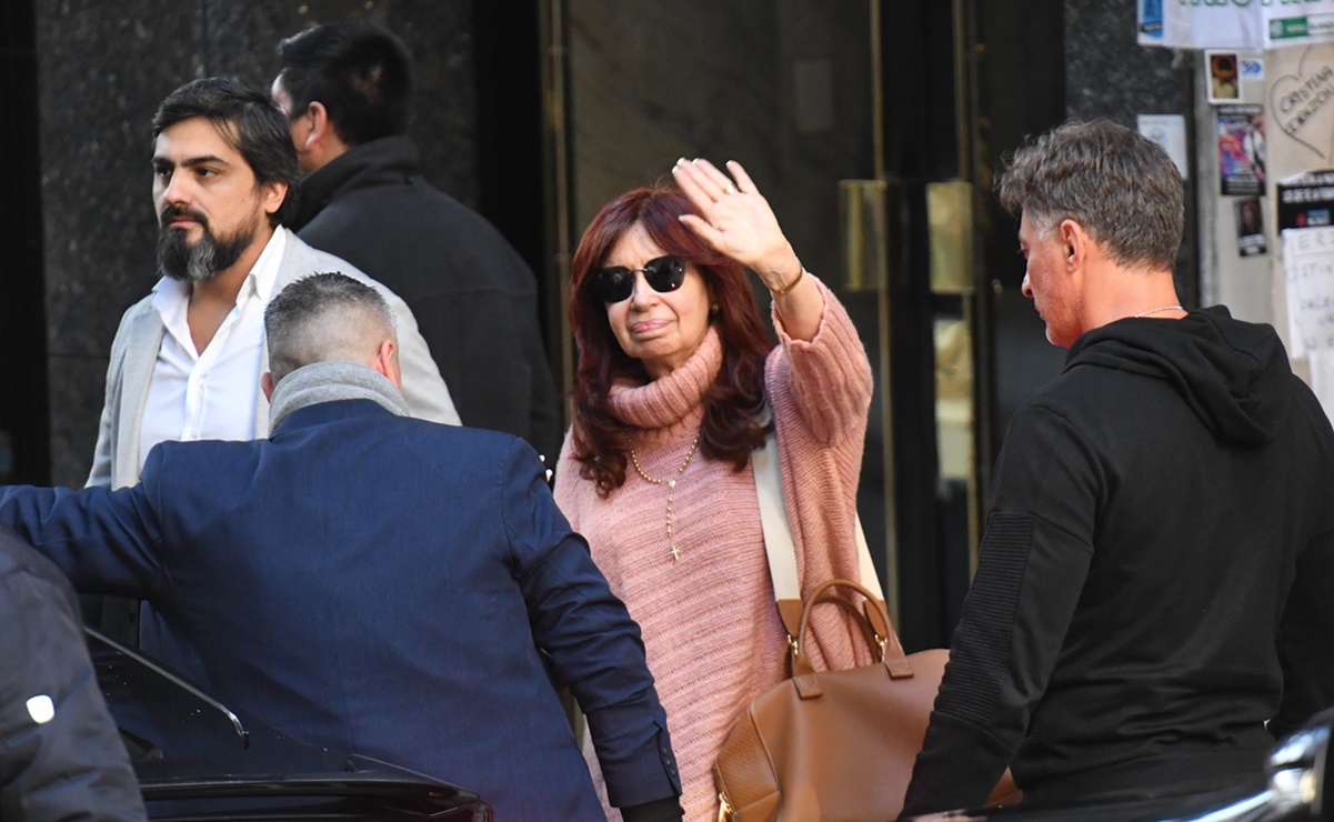 Suman 3 detenidos por fallido atentado contra Cristina Fernández, quien recibió nueva amenaza de muerte