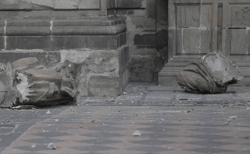 La "Esperanza" cae en la Catedral Metropolitana