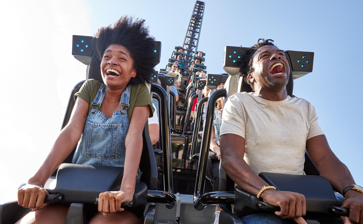 Abre VelociCoaster, la montaña rusa 'más intensa' en Universal Orlando