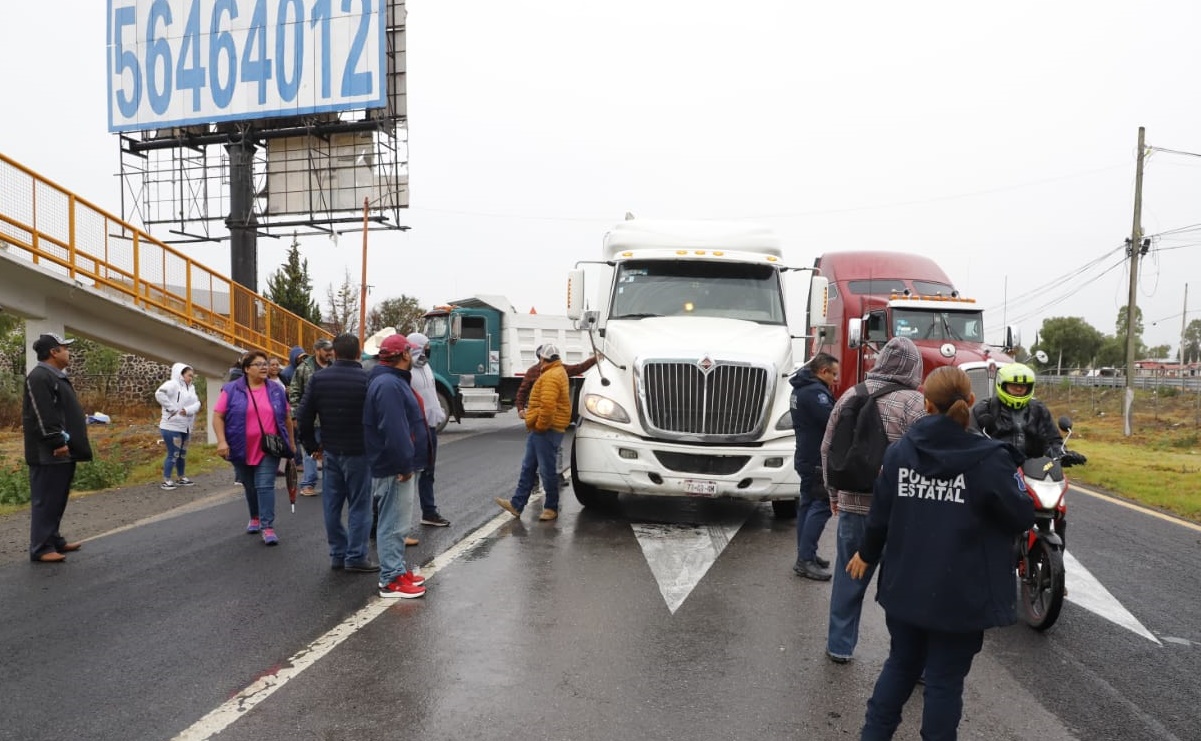 Bloquean autopista México-Pachuca por inconformidad con la elección en Zapotlán de Juárez