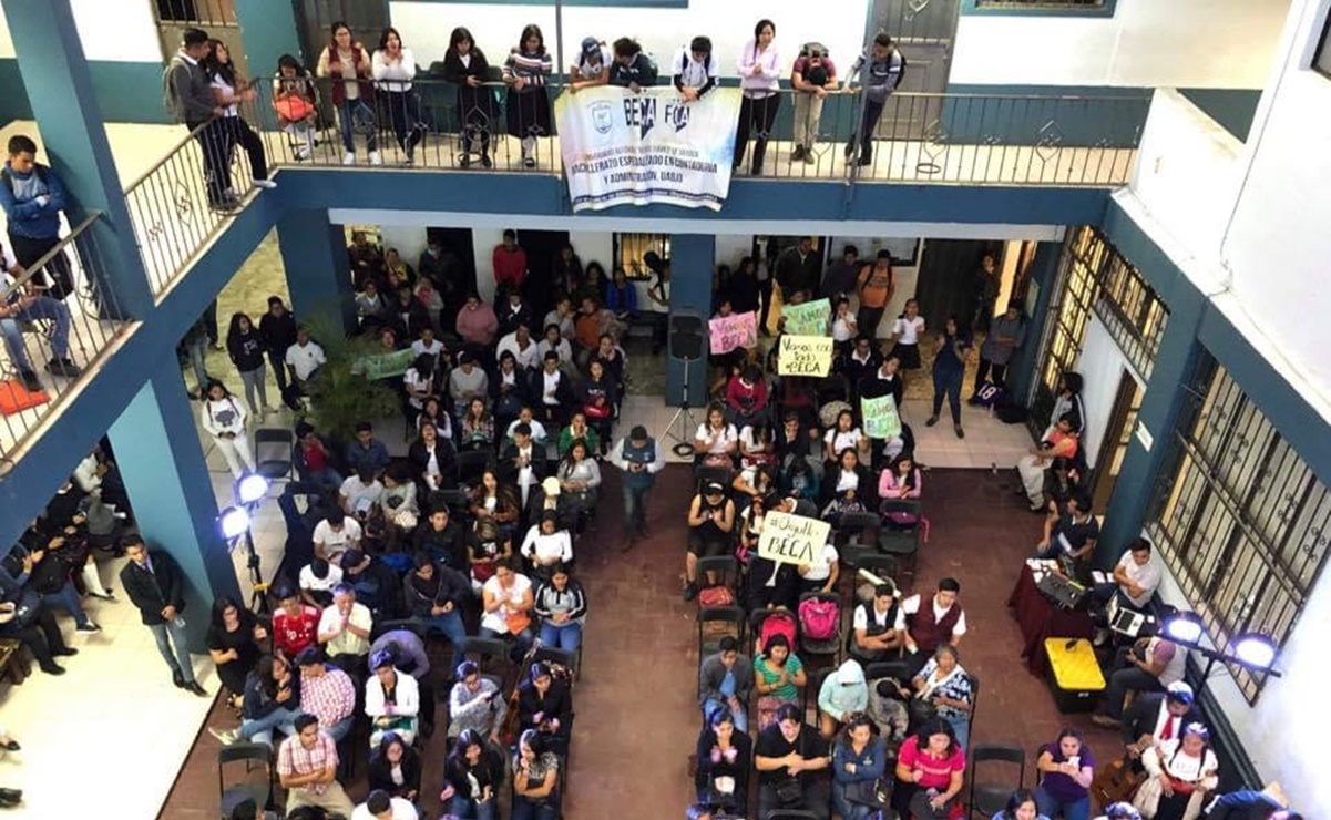 Casi 700 alumnos de bachillerato en Oaxaca no reciben clases en línea