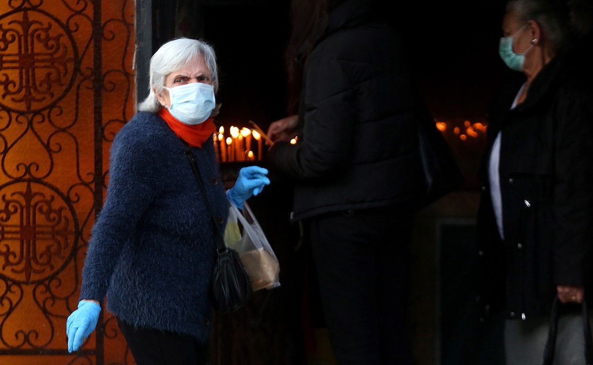 Decretan toque de queda en Atenas por aumento de casos de coronavirus 