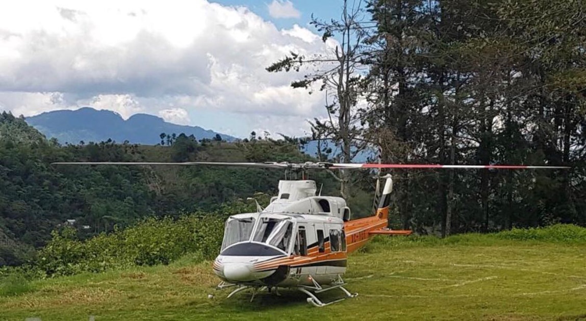 Aterriza de emergencia helicóptero en el que viajaba Manuel Velasco