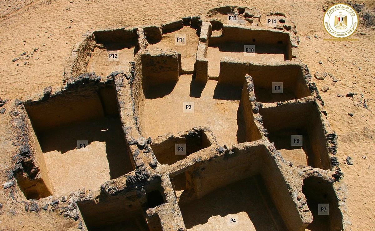 Descubren restos de edificios con "grafitis" del siglo V en Egipto