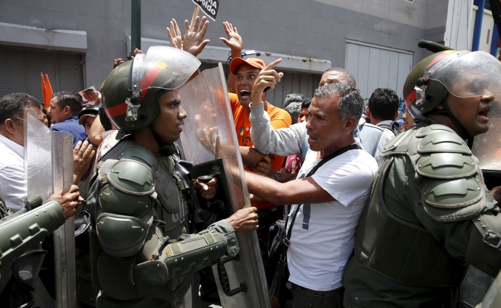 Muere activista en protestas por juicio de Leopoldo López