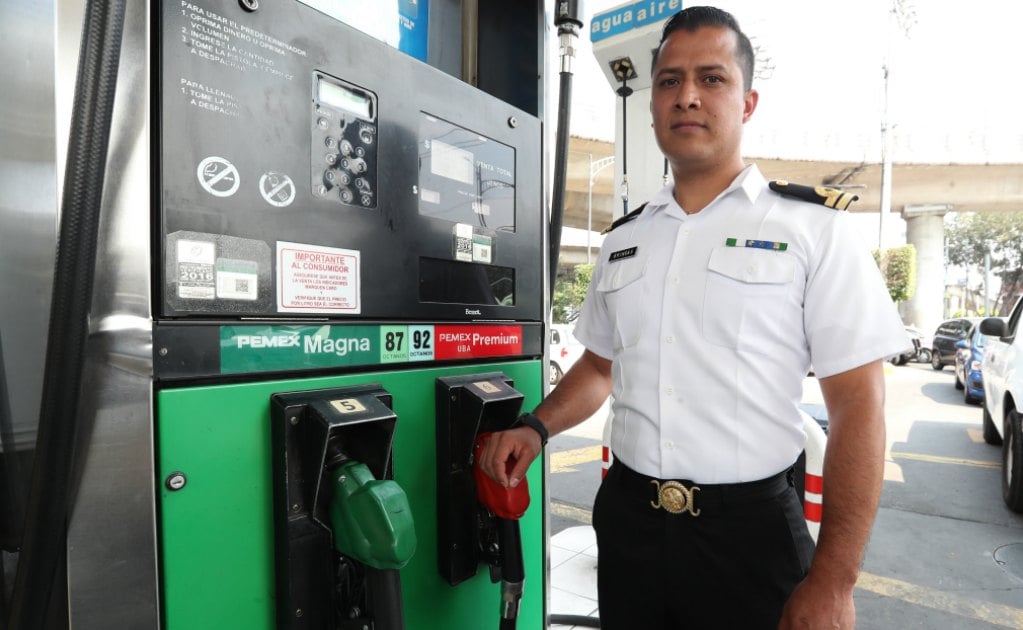 Gasolinera que administra la Marina, la más concurrida en zona de Taxqueña
