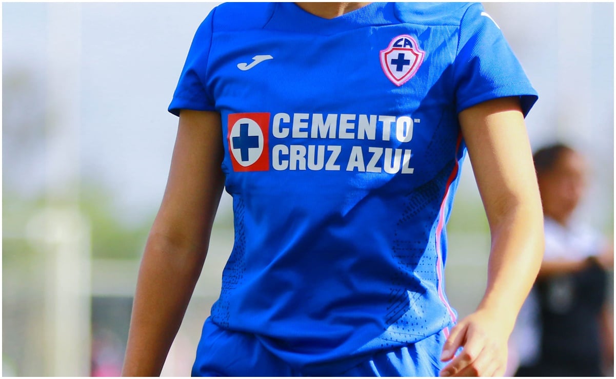 Jugadora del Cruz Azul presenta traumatismo craneoencefálico tras un balonazo