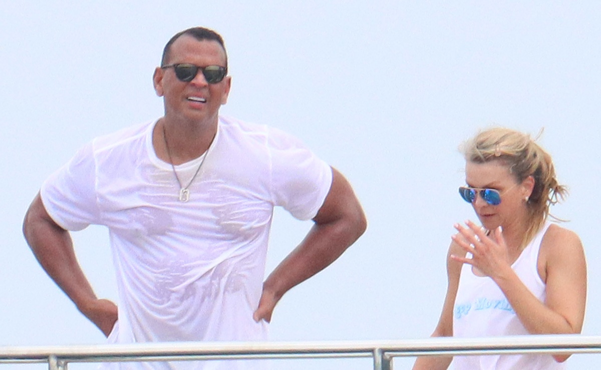 ¿Se olvidó de JLo? Alex Rodriguez vacaciona con mujeres en lujoso yate