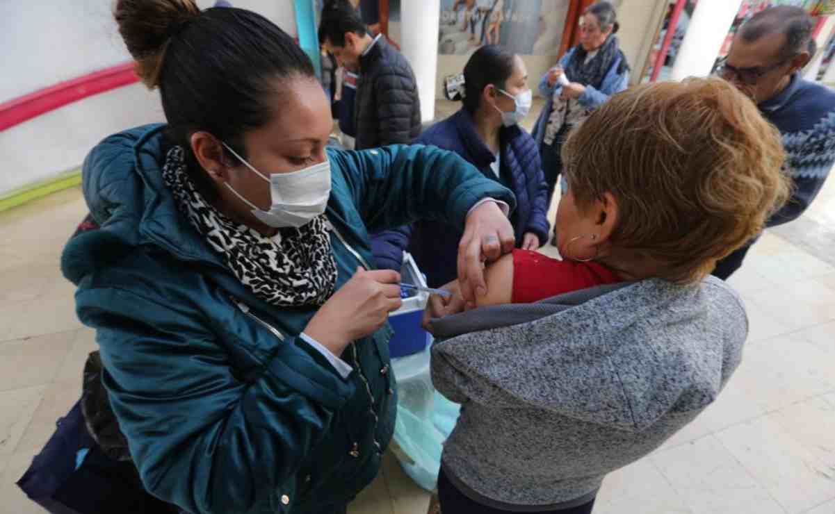 Tras incremento en contagios de Covid, ciudadanos de Toluca acuden a vacunarse