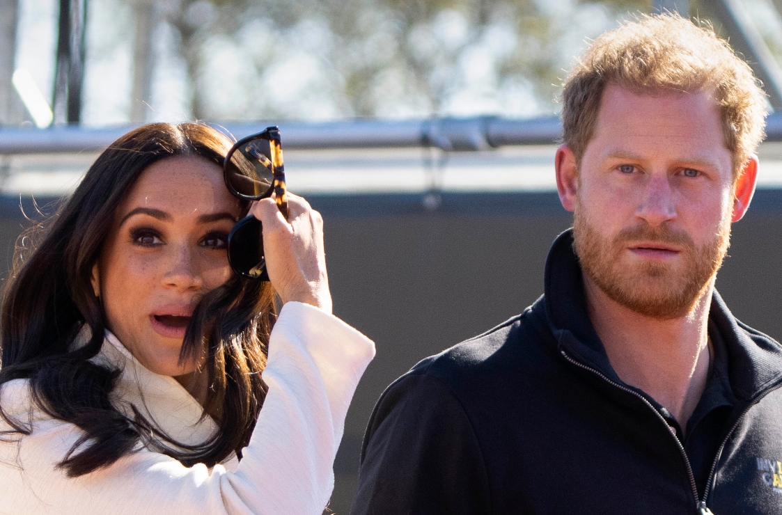 Harry y Meghan, tras lanzar su documental, quieren que la familia real les ofrezca disculpas