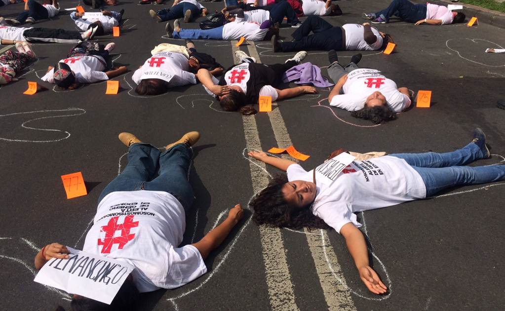 Mujeres protestan frente a Segob contra feminicidios