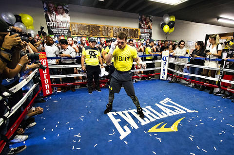 ‘Canelo’, diez años de golpes