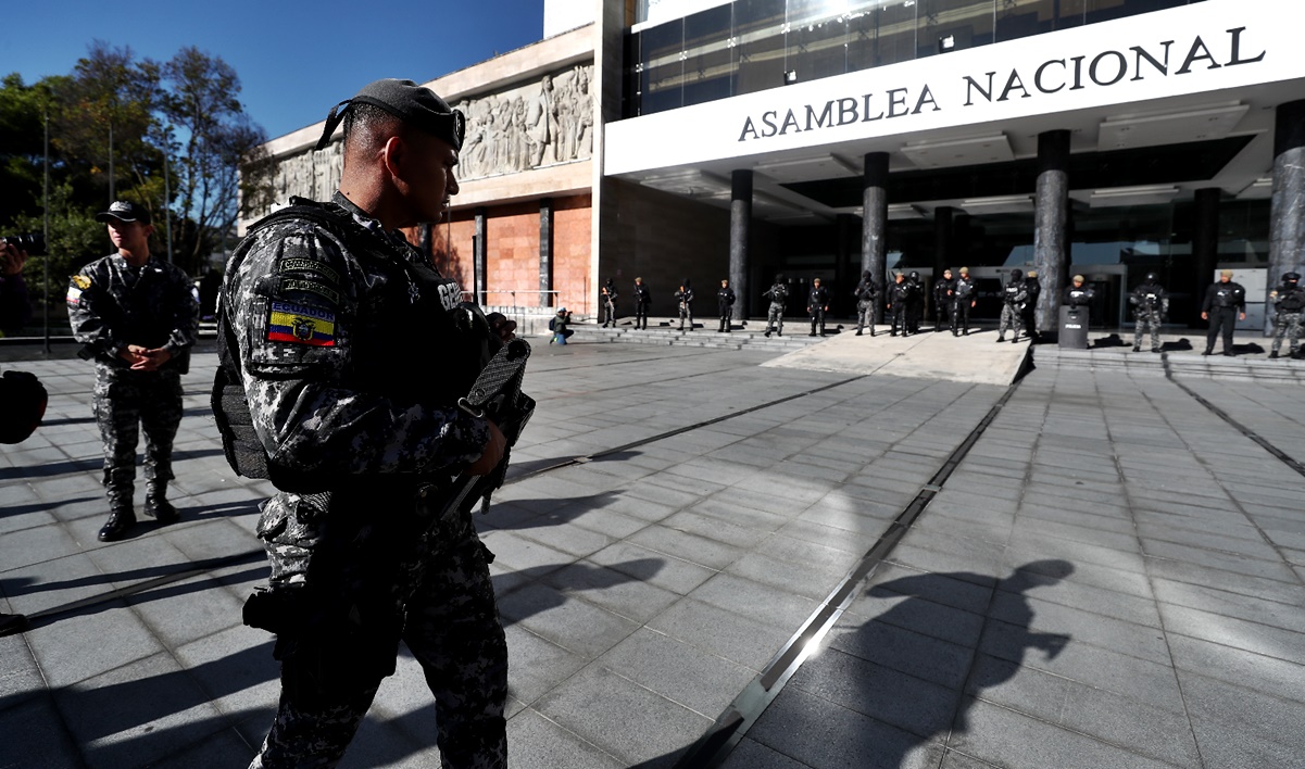 AMLO confía que no haya violencia en Ecuador tras orden del presidente Lasso de disolver el Parlamento