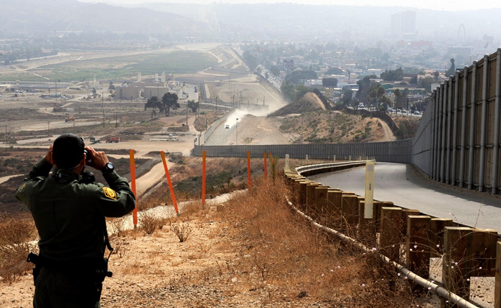 Muro en frontera México-EU sólo generaría más muertes de migrantes, señala informe